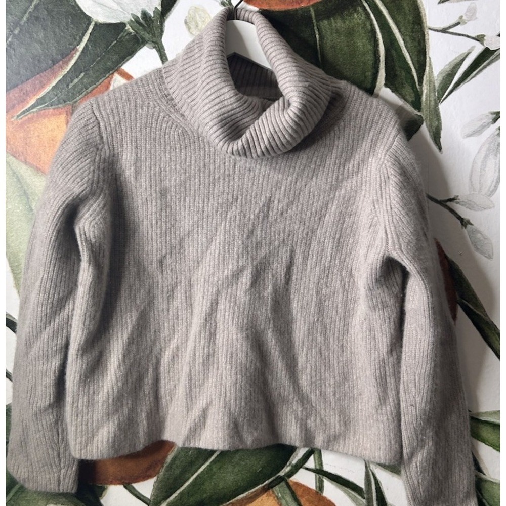 Banana Republic Large Relaxed Ribbed Stone Heather Cashmere Turtleneck Sweater